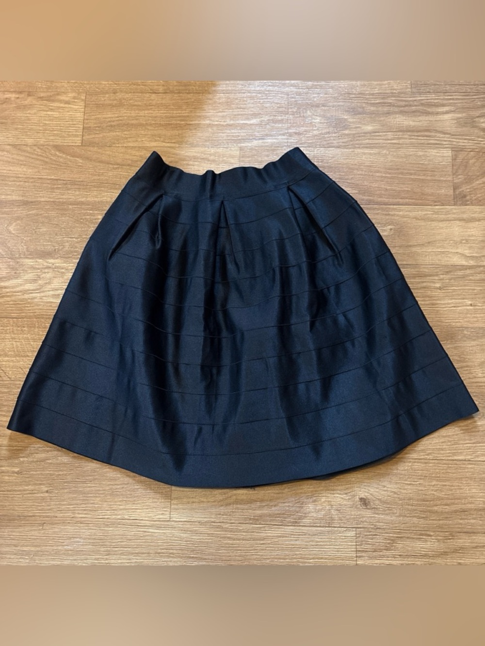 Bebe Skirt Y2K Pleated Flare Elastic Waist Back Zipper Black Women’s Sz M NWT